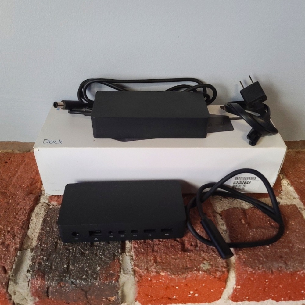 COPY - Microsoft Surface Dock